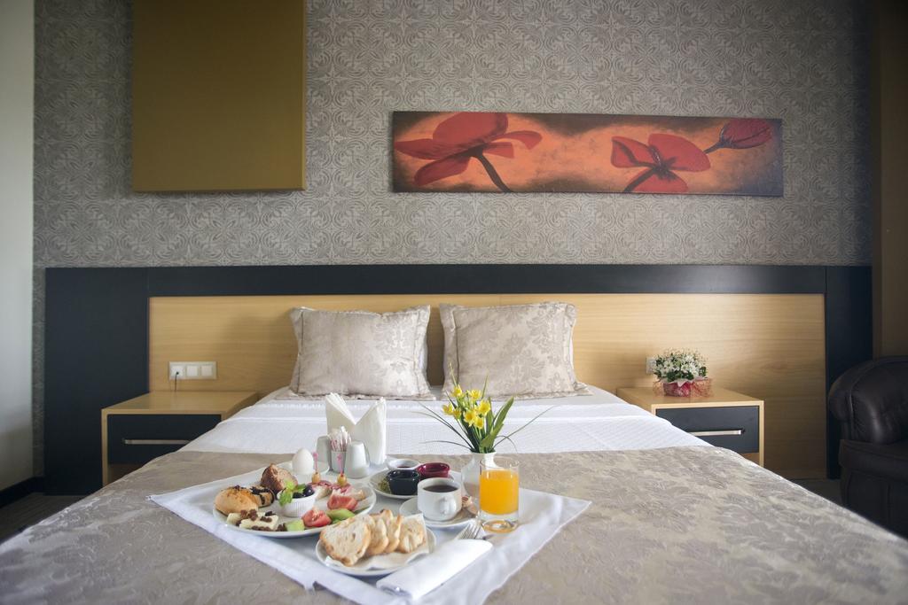 Berksoy Hotel Бергама Екстериор снимка