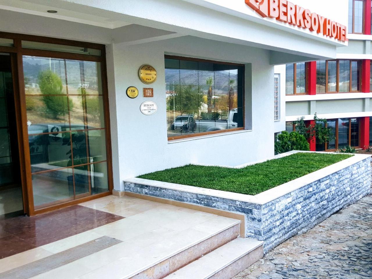 Berksoy Hotel Бергама Екстериор снимка